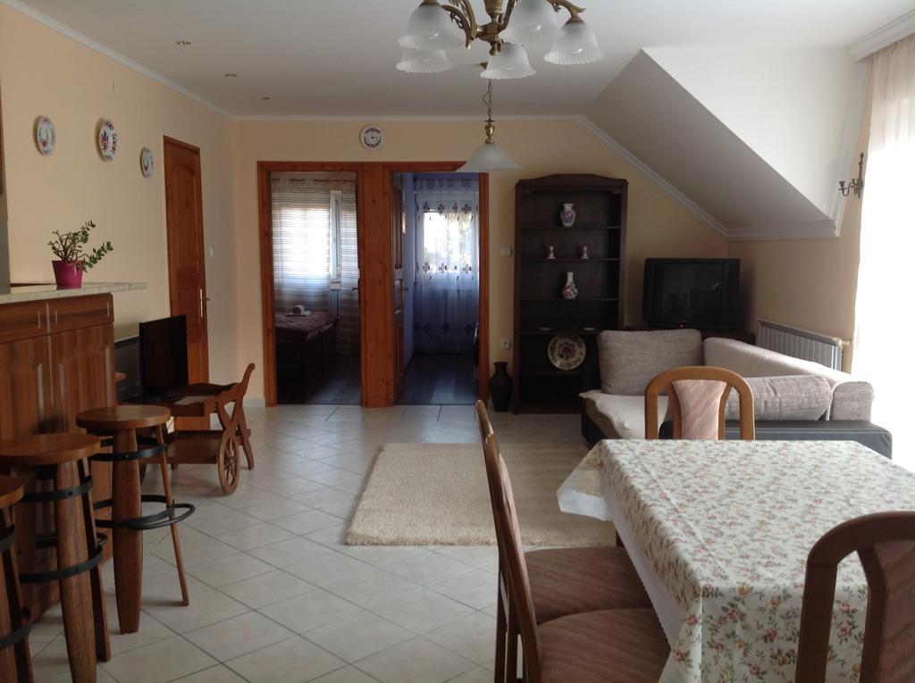 Hotel Attila Apartmanhaz Hévíz Zimmer foto