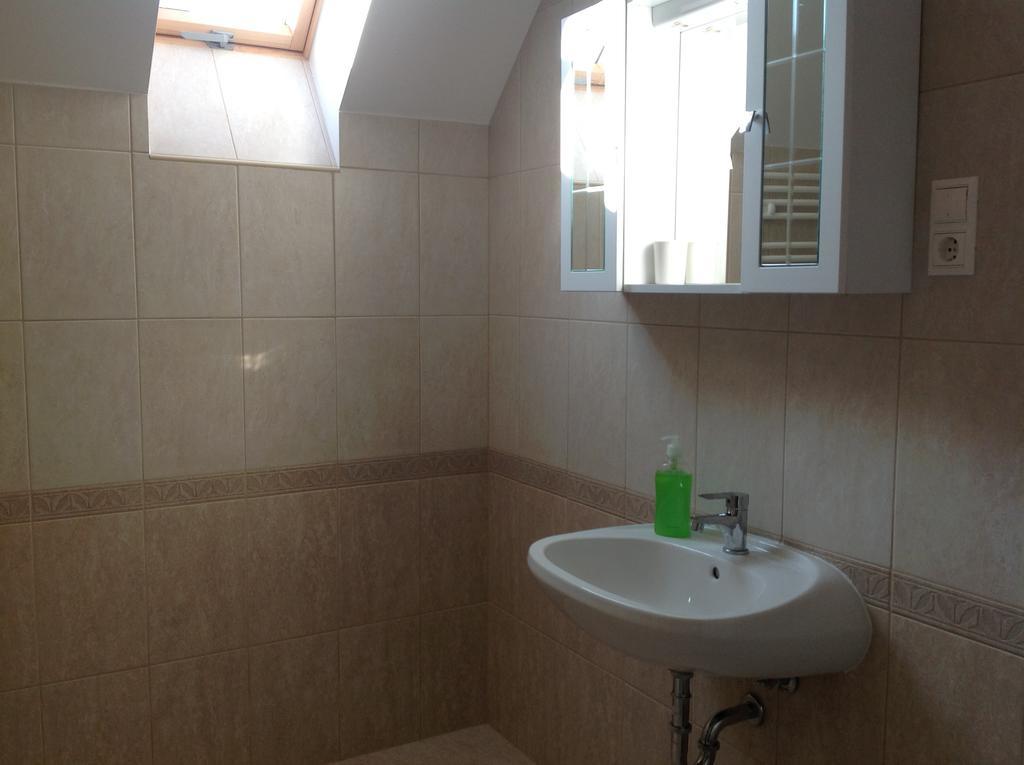 Hotel Attila Apartmanhaz Hévíz Zimmer foto