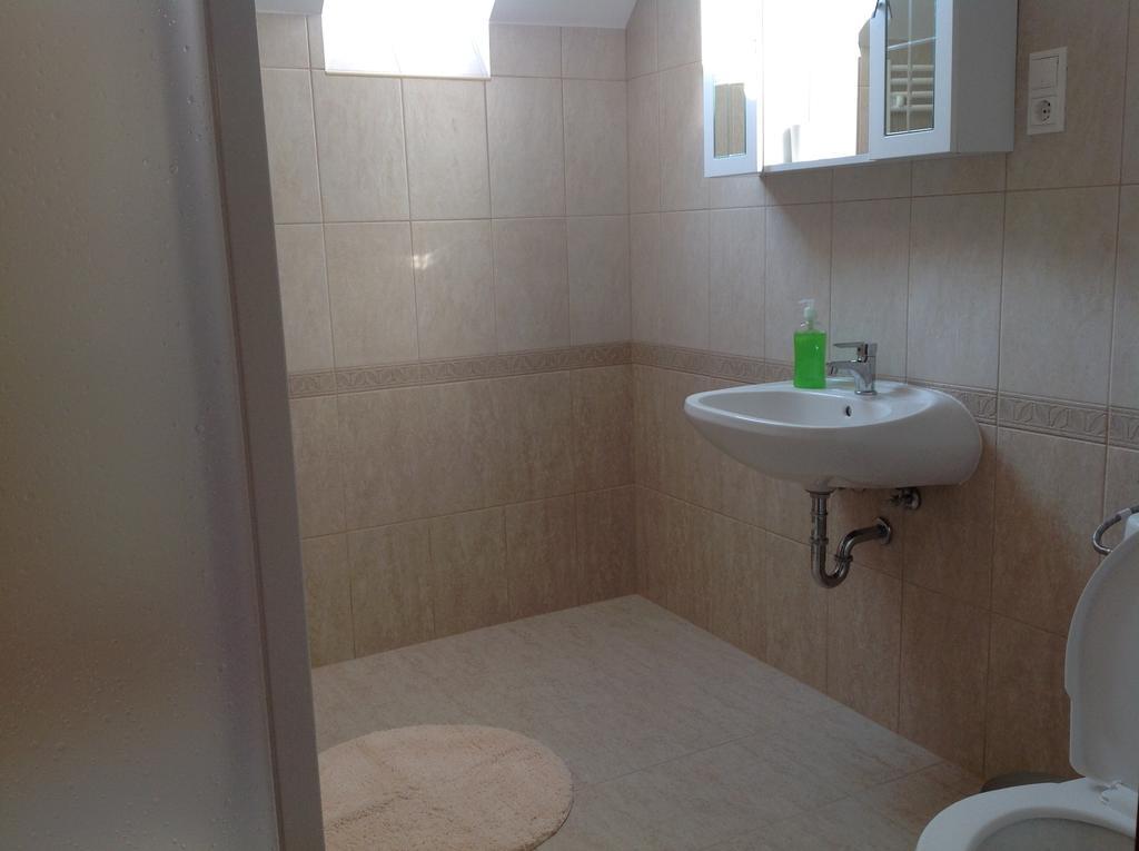 Hotel Attila Apartmanhaz Hévíz Zimmer foto